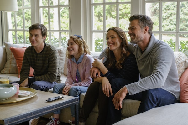lovesimonstill_4 love simon family