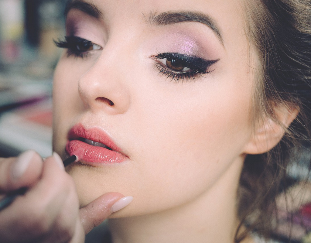 3 Ways to Achieve the Perfect Winged Eyeliner